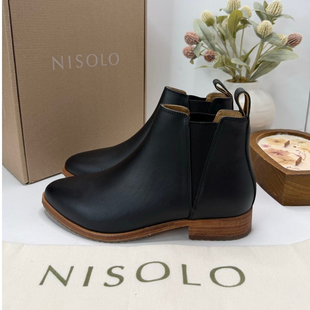 Nisolo Eva Everyday Chelsea Leather Ankle Boots Almond Women 6.5 NWB FLAW